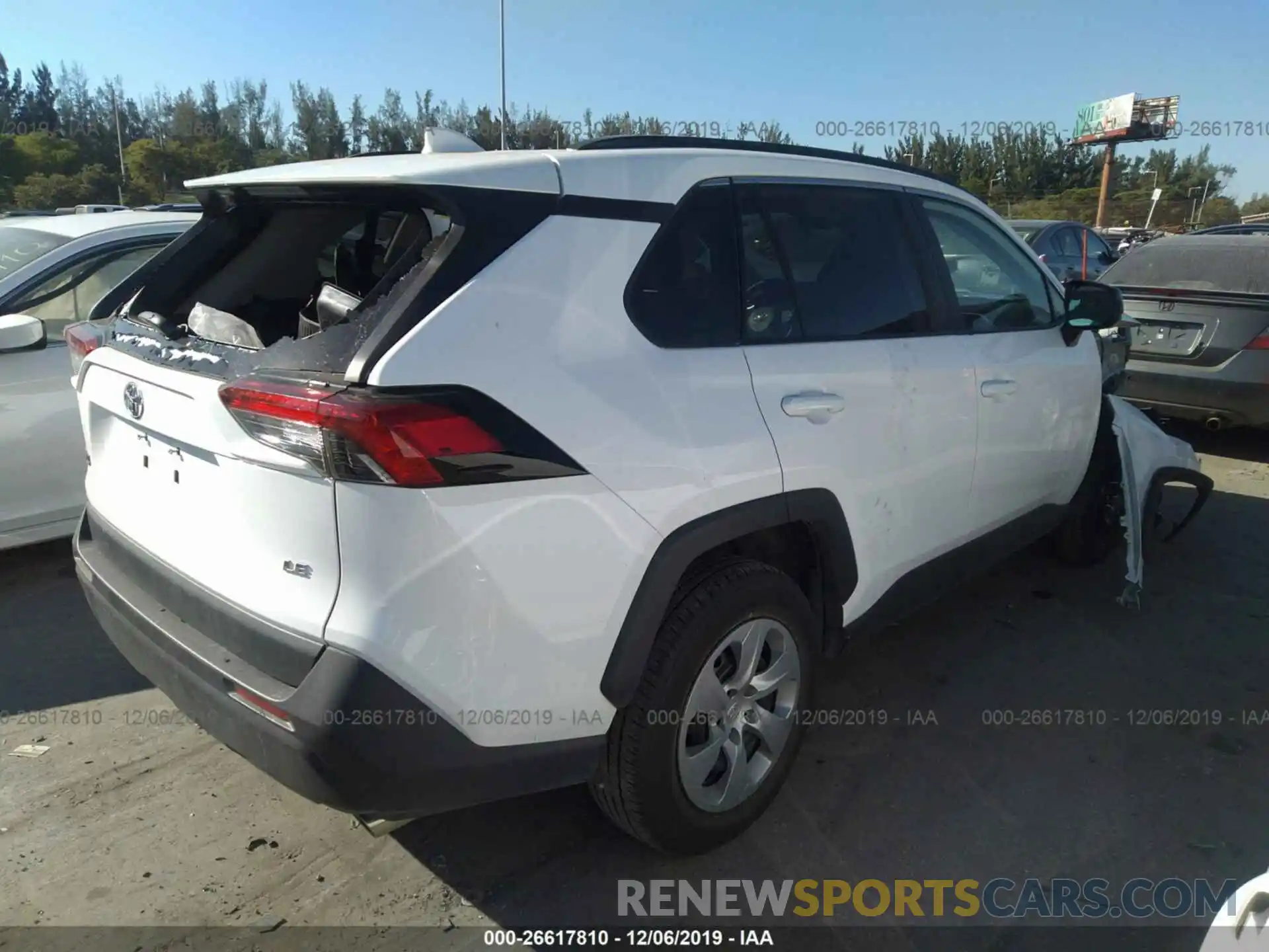 4 Photograph of a damaged car 2T3H1RFVXKC007805 TOYOTA RAV4 2019