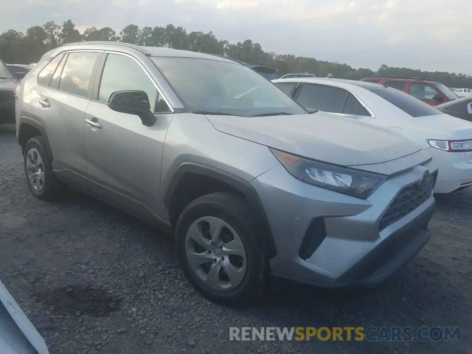 1 Photograph of a damaged car 2T3H1RFVXKC009022 TOYOTA RAV4 2019