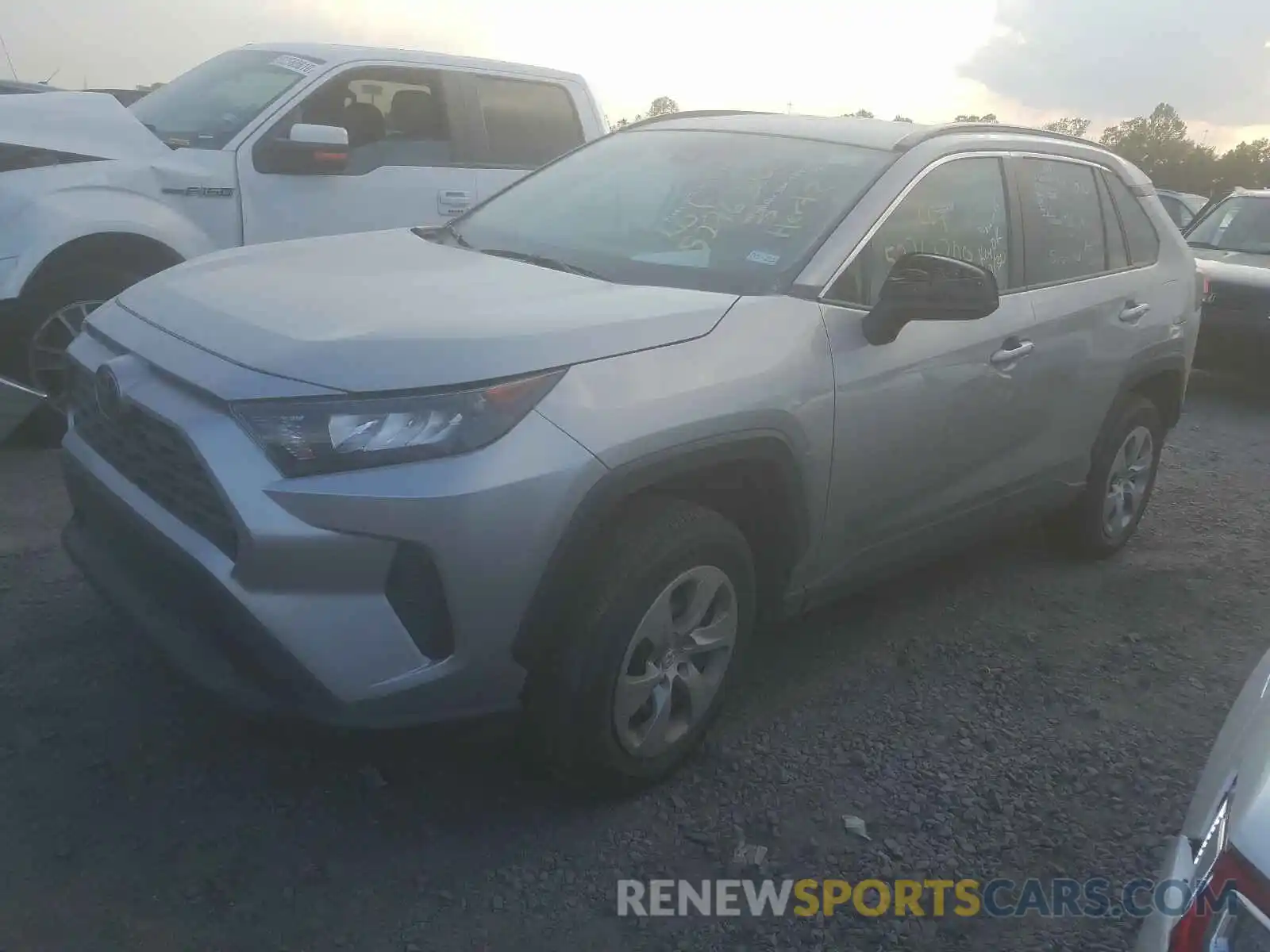 2 Фотография поврежденного автомобиля 2T3H1RFVXKC009022 TOYOTA RAV4 2019