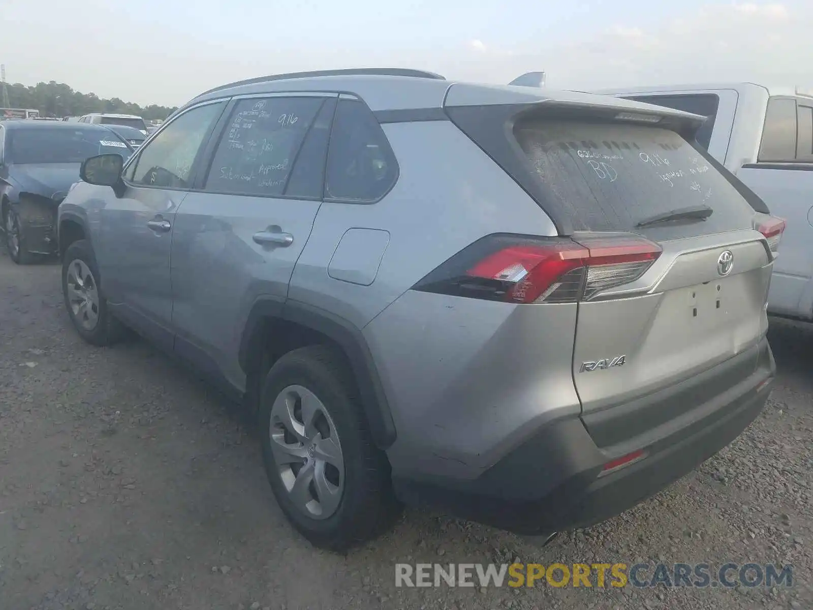 3 Фотография поврежденного автомобиля 2T3H1RFVXKC009022 TOYOTA RAV4 2019