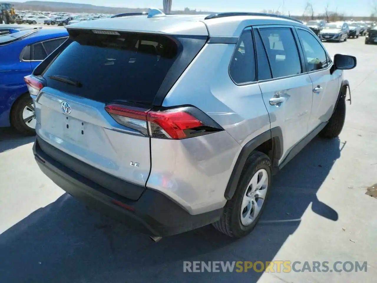 4 Photograph of a damaged car 2T3H1RFVXKC013121 TOYOTA RAV4 2019