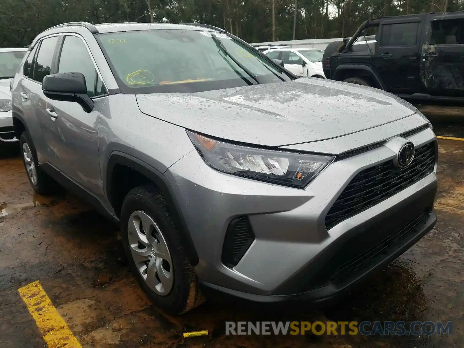 1 Photograph of a damaged car 2T3H1RFVXKC013684 TOYOTA RAV4 2019