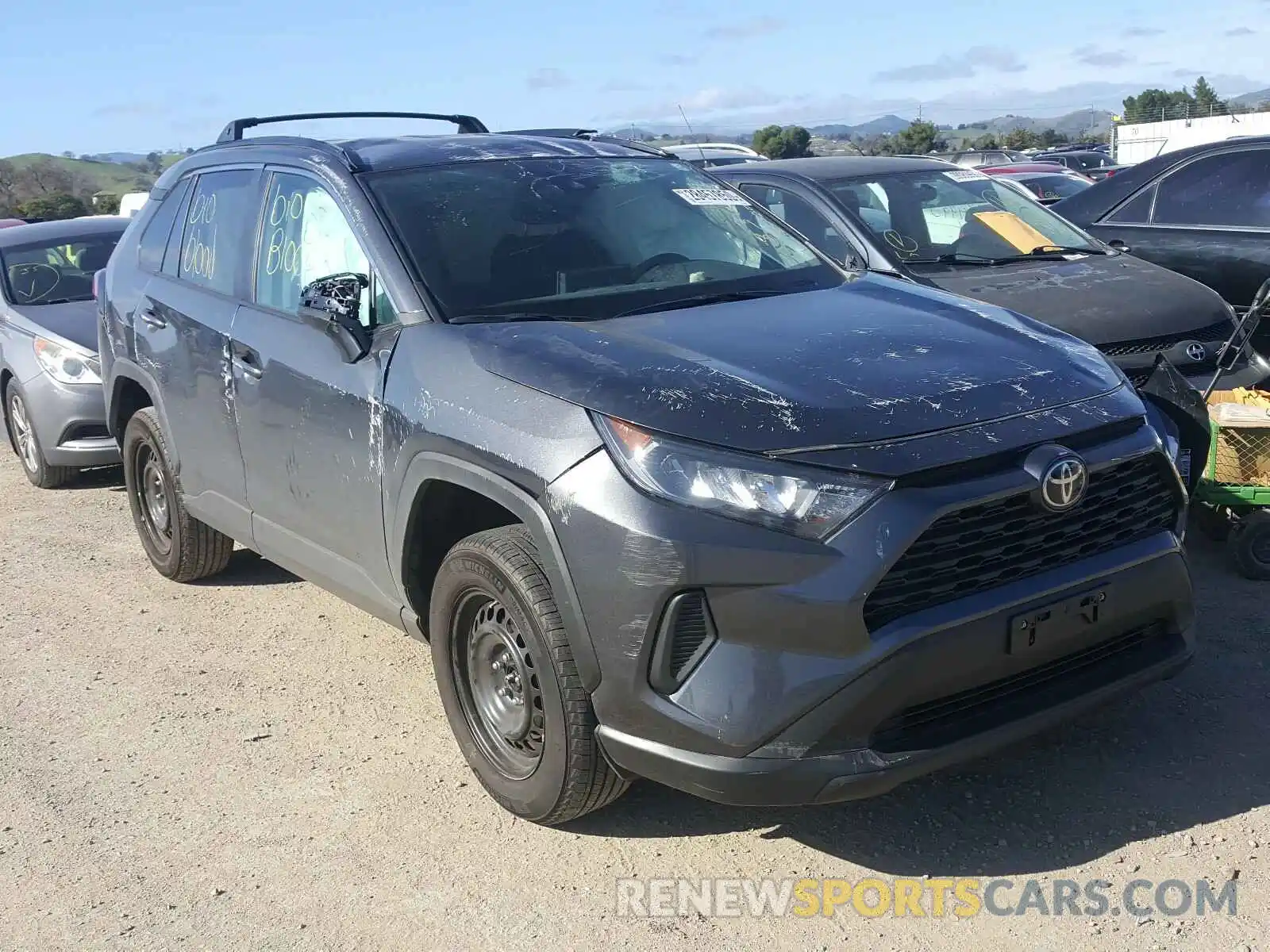 1 Photograph of a damaged car 2T3H1RFVXKC018870 TOYOTA RAV4 2019