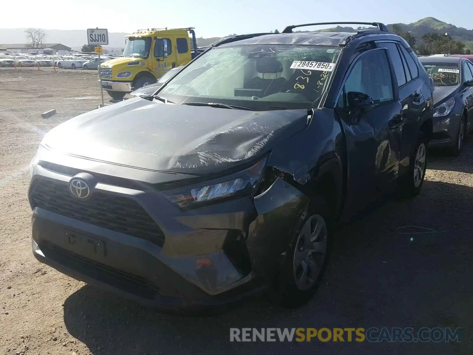 2 Photograph of a damaged car 2T3H1RFVXKC018870 TOYOTA RAV4 2019