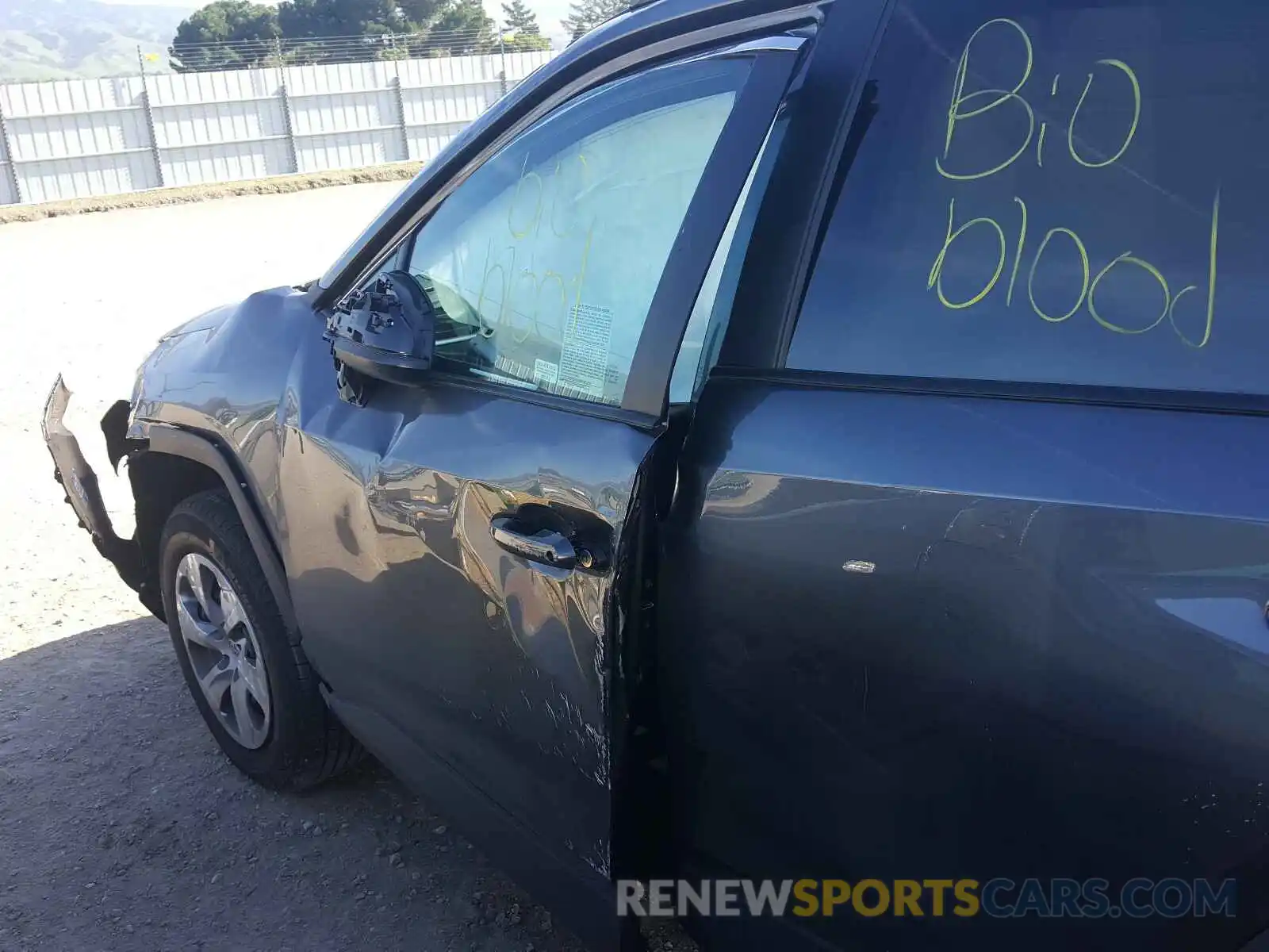 9 Photograph of a damaged car 2T3H1RFVXKC018870 TOYOTA RAV4 2019