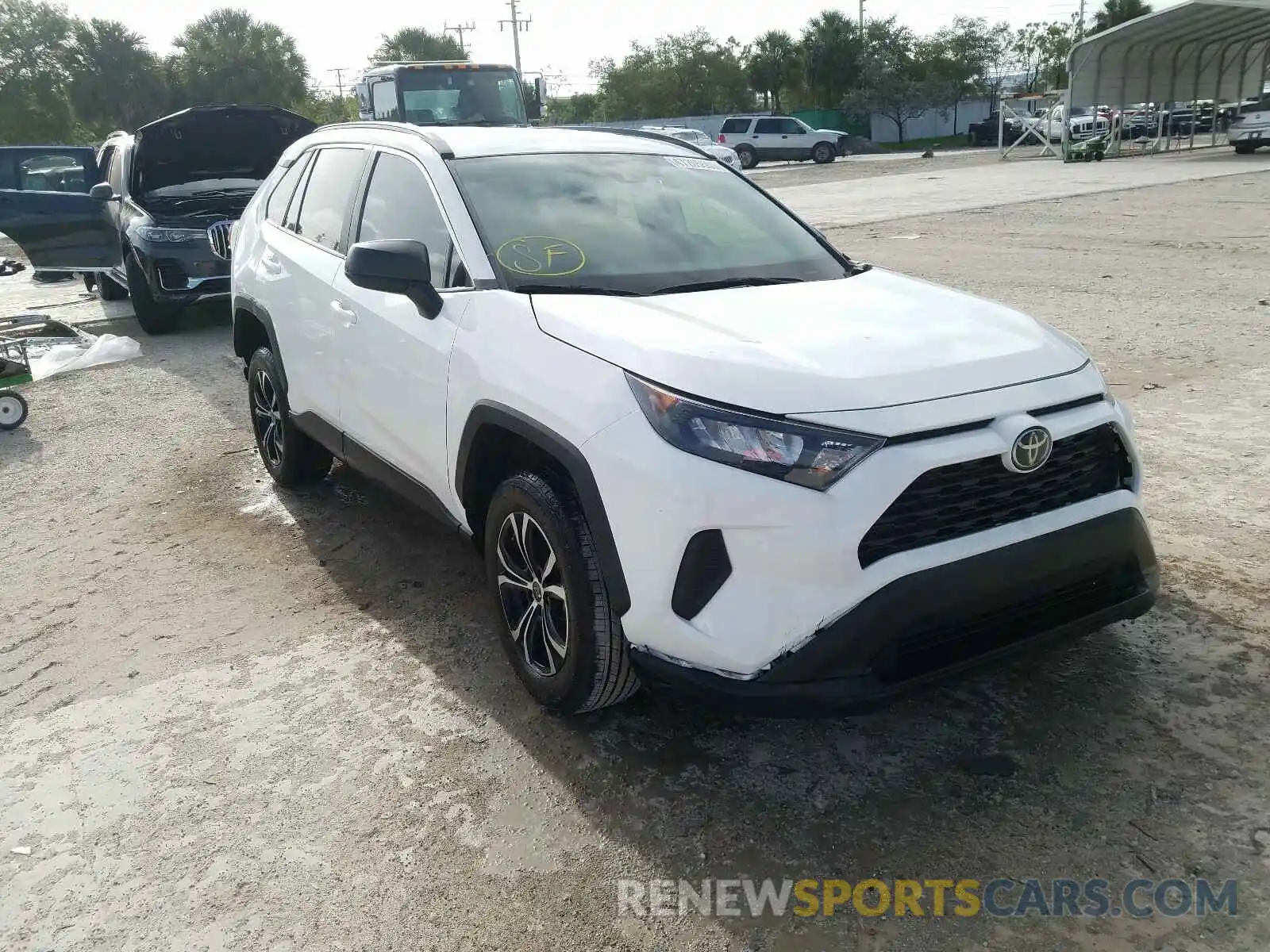 1 Photograph of a damaged car 2T3H1RFVXKC019114 TOYOTA RAV4 2019