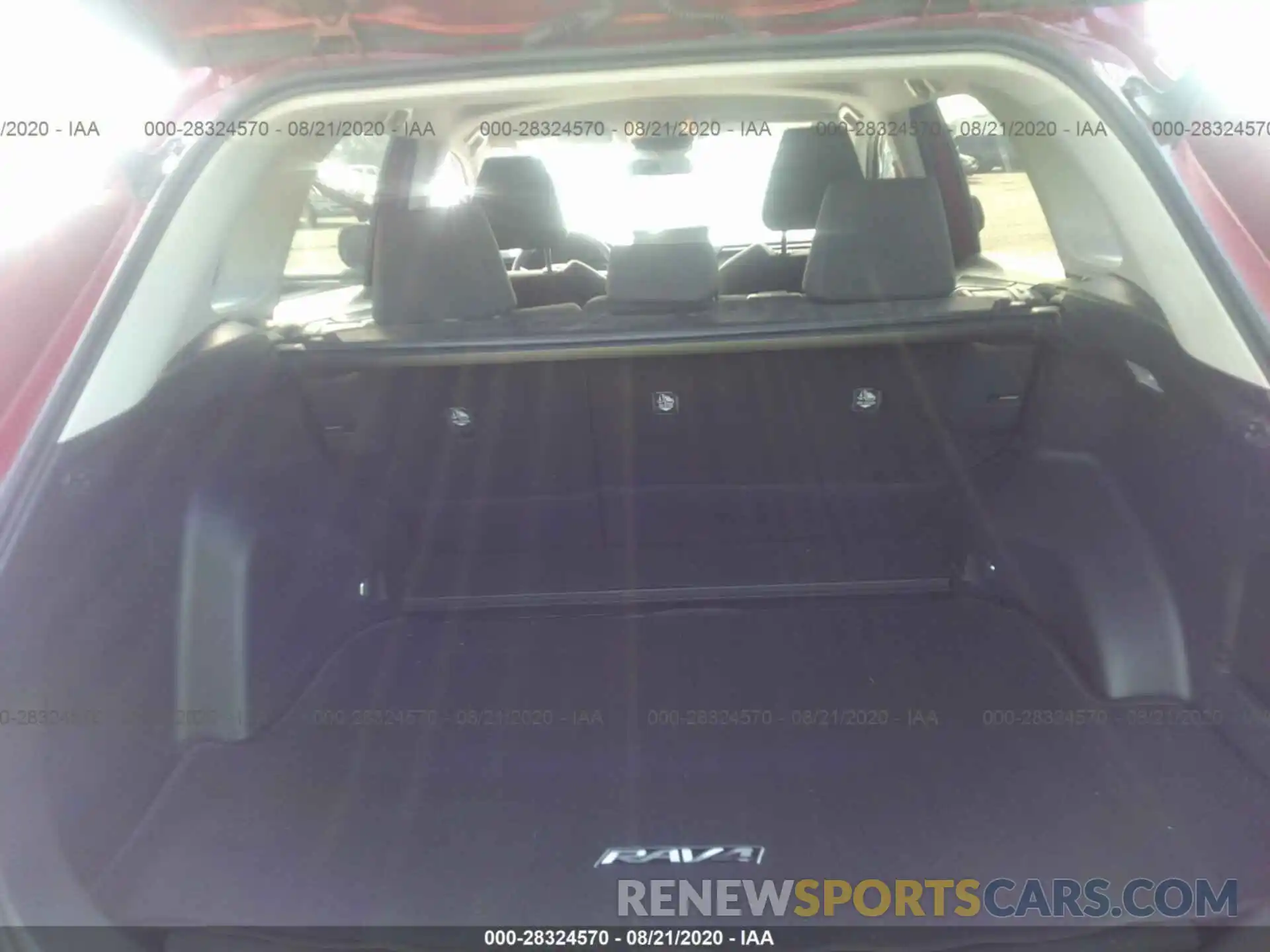 8 Photograph of a damaged car 2T3H1RFVXKC019887 TOYOTA RAV4 2019