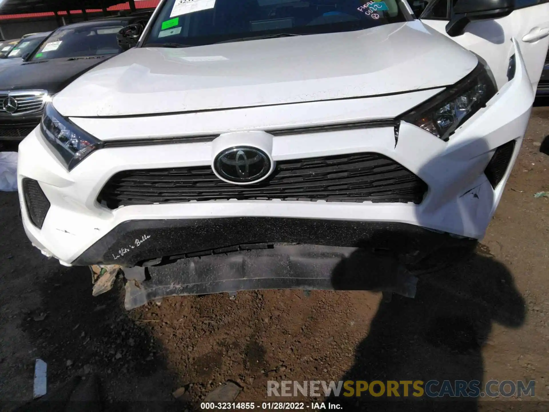 6 Photograph of a damaged car 2T3H1RFVXKC020022 TOYOTA RAV4 2019