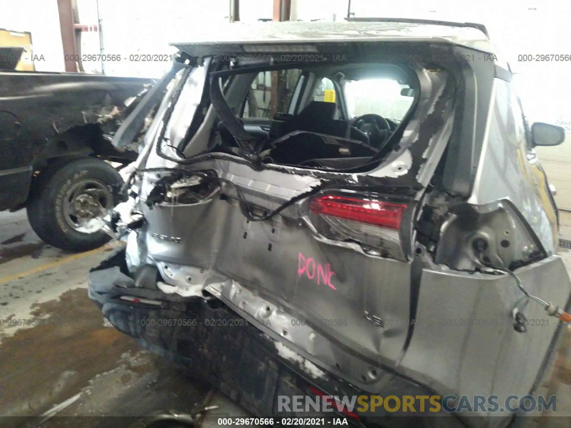 6 Фотография поврежденного автомобиля 2T3H1RFVXKC022482 TOYOTA RAV4 2019