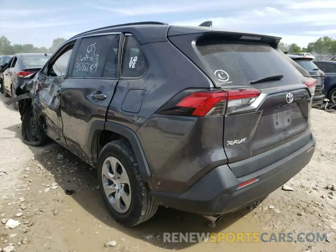 3 Фотография поврежденного автомобиля 2T3H1RFVXKW002196 TOYOTA RAV4 2019