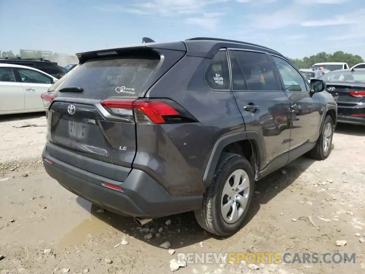 4 Photograph of a damaged car 2T3H1RFVXKW002196 TOYOTA RAV4 2019