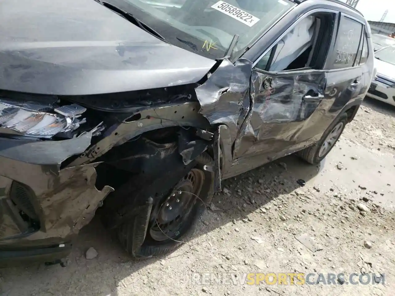 9 Photograph of a damaged car 2T3H1RFVXKW002196 TOYOTA RAV4 2019