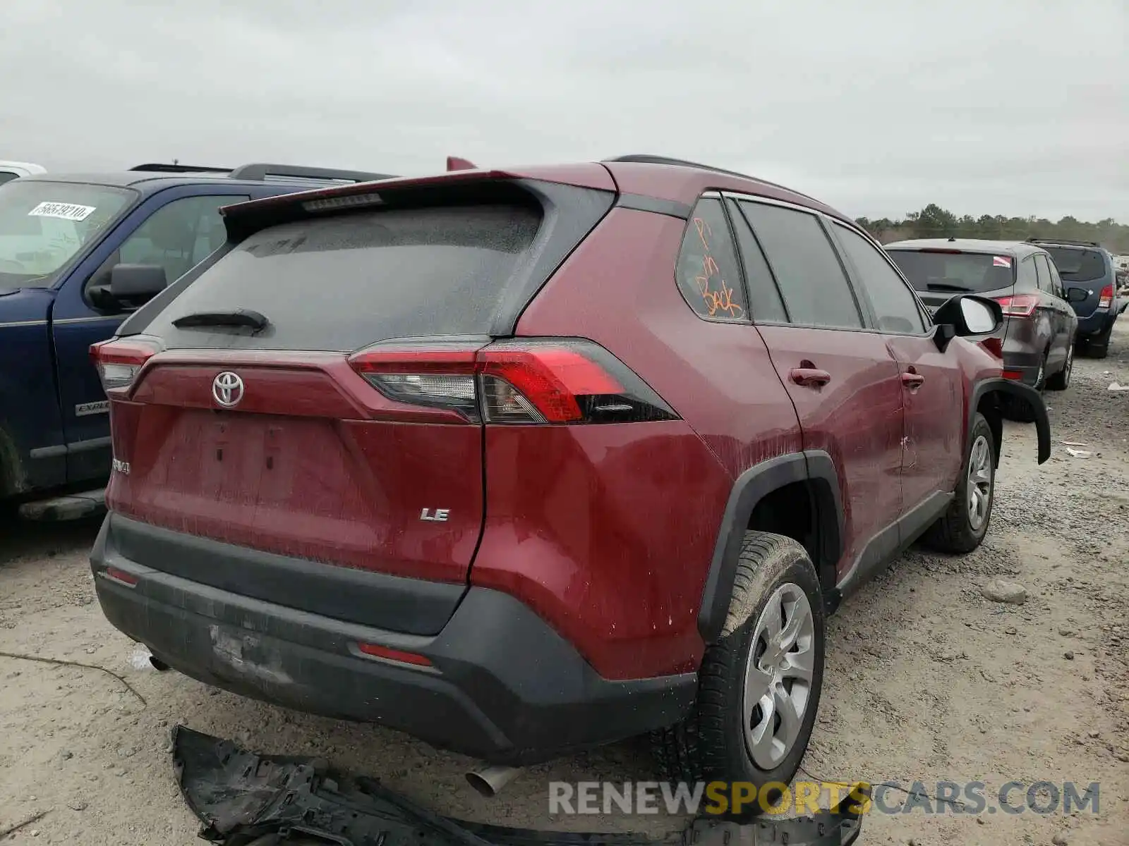 4 Photograph of a damaged car 2T3H1RFVXKW002537 TOYOTA RAV4 2019