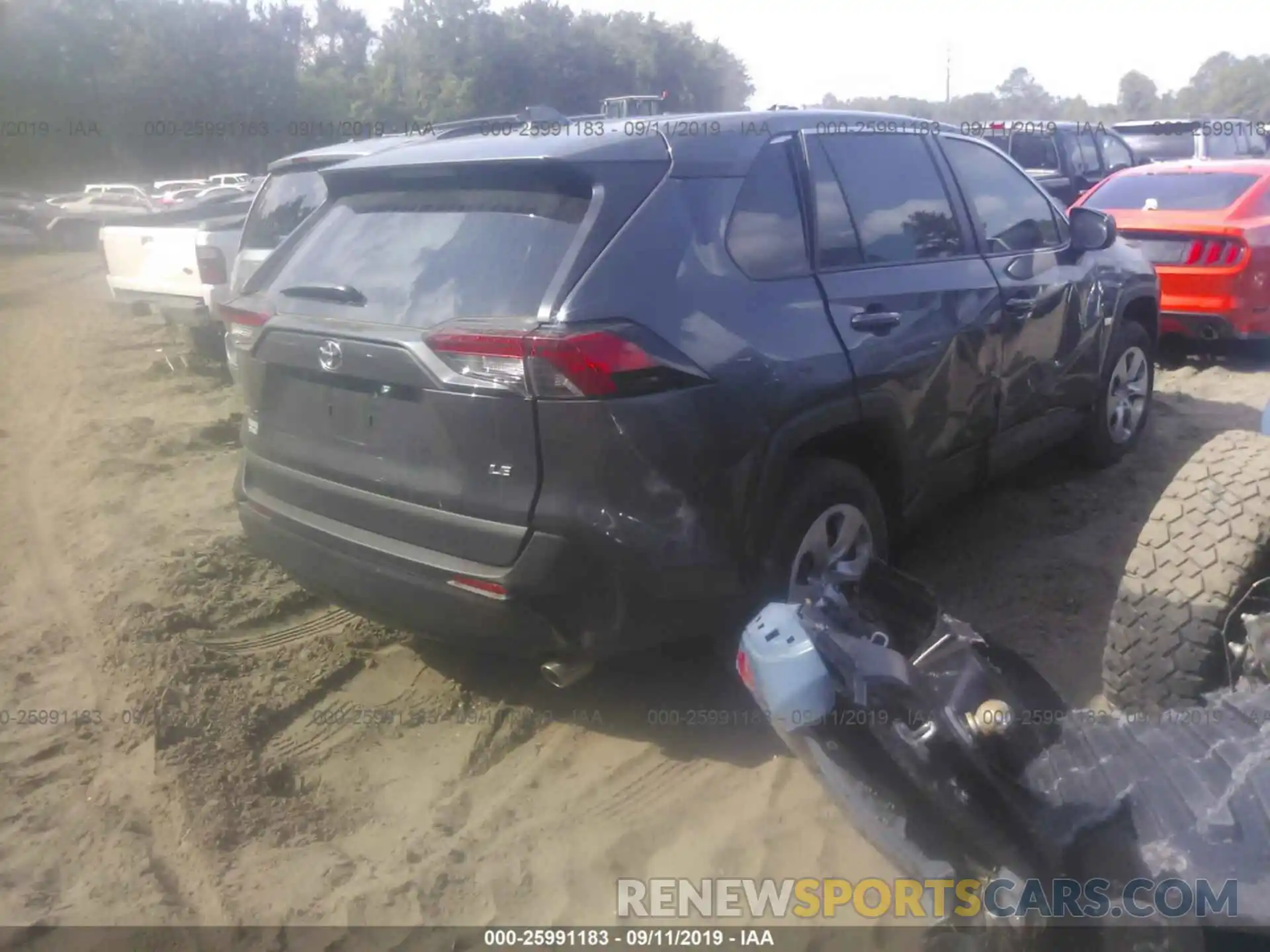 4 Photograph of a damaged car 2T3H1RFVXKW005017 TOYOTA RAV4 2019