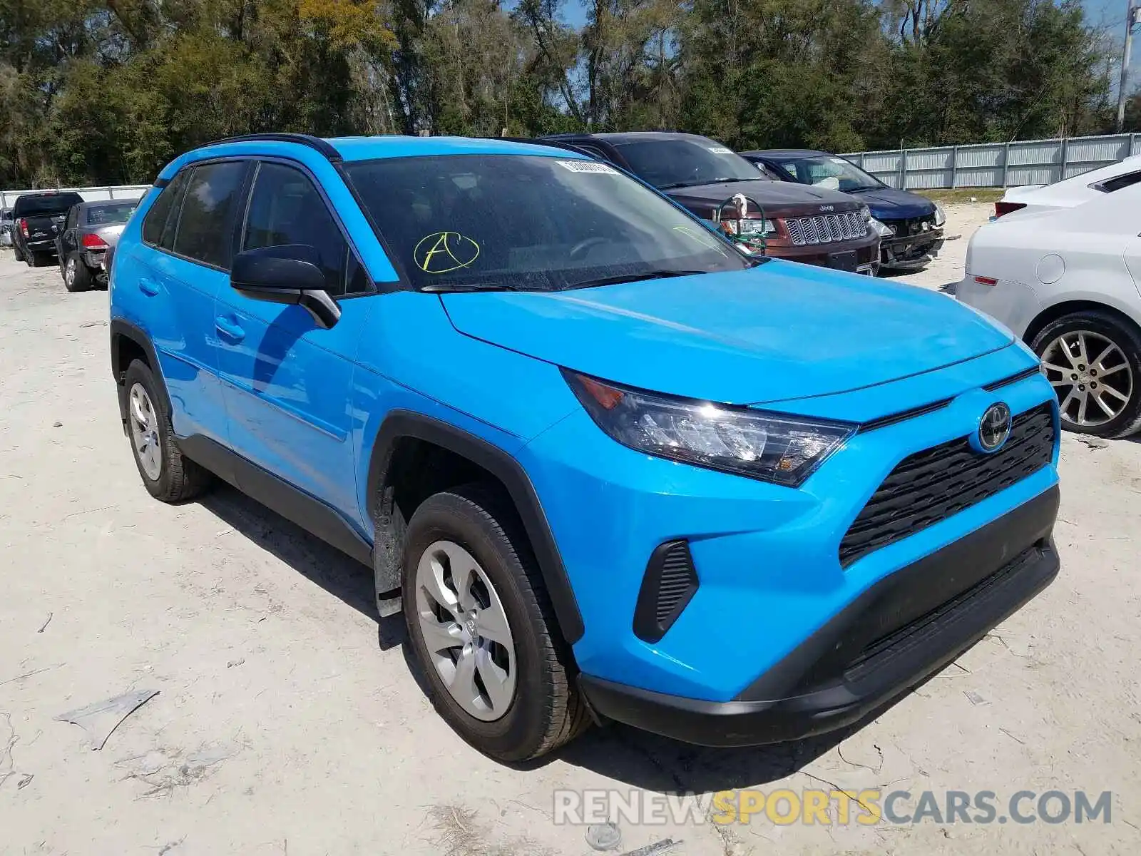 1 Photograph of a damaged car 2T3H1RFVXKW005177 TOYOTA RAV4 2019