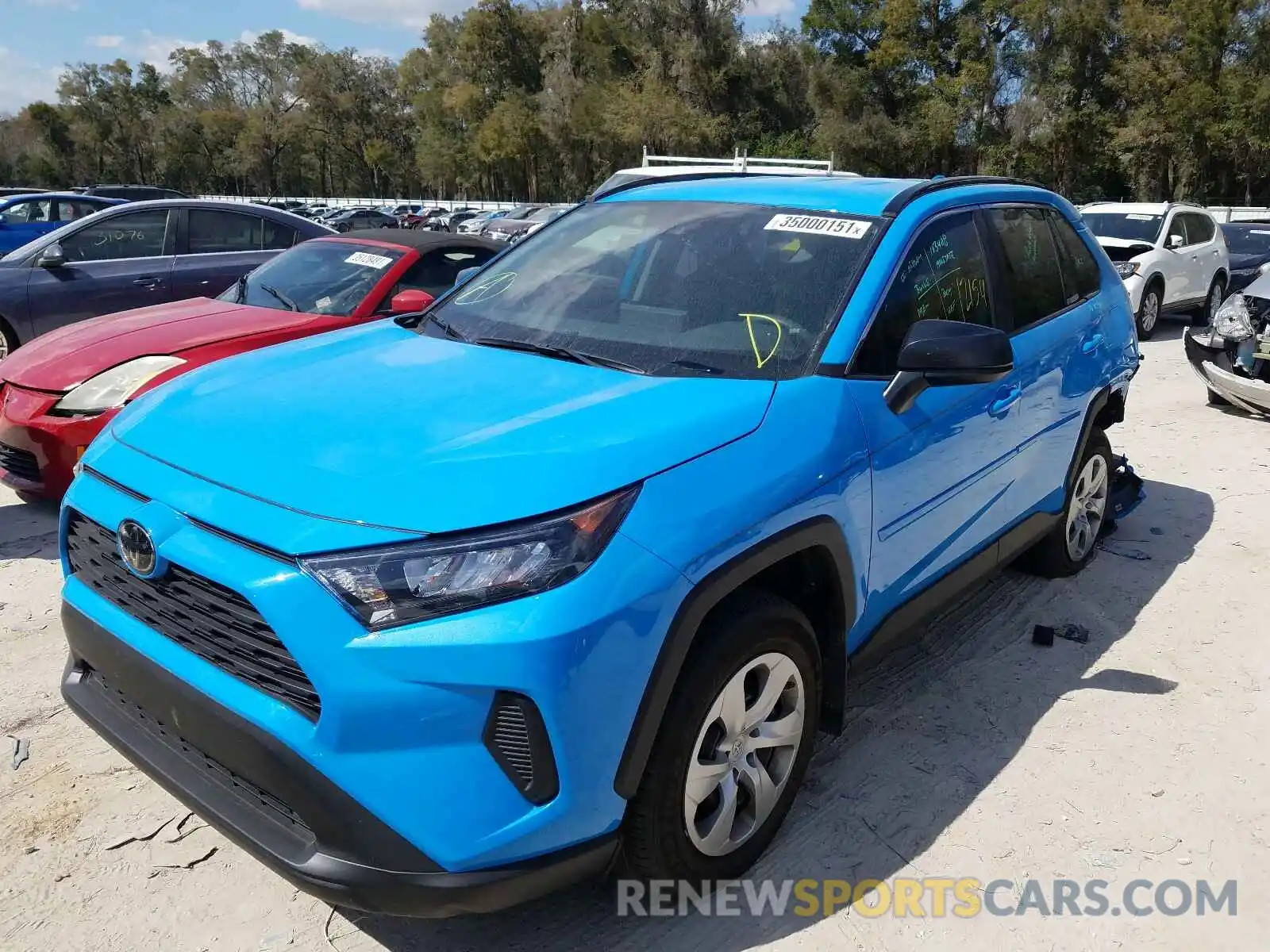 2 Photograph of a damaged car 2T3H1RFVXKW005177 TOYOTA RAV4 2019