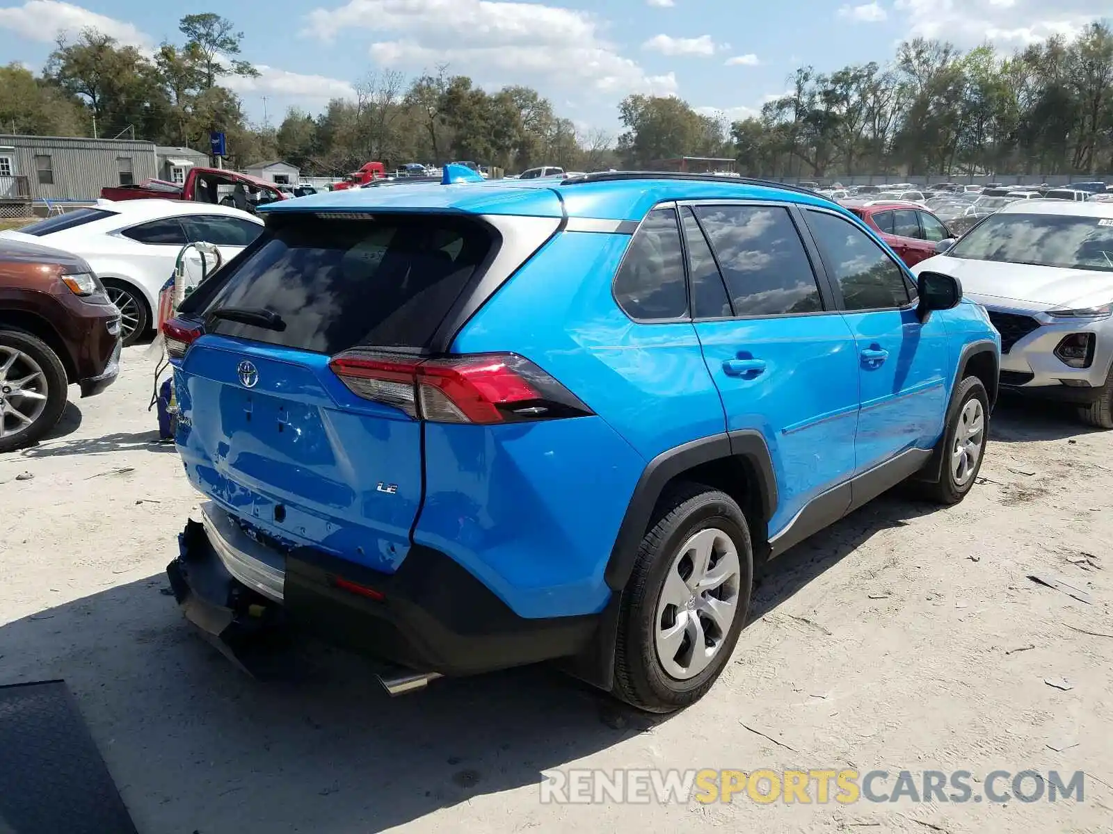 4 Photograph of a damaged car 2T3H1RFVXKW005177 TOYOTA RAV4 2019