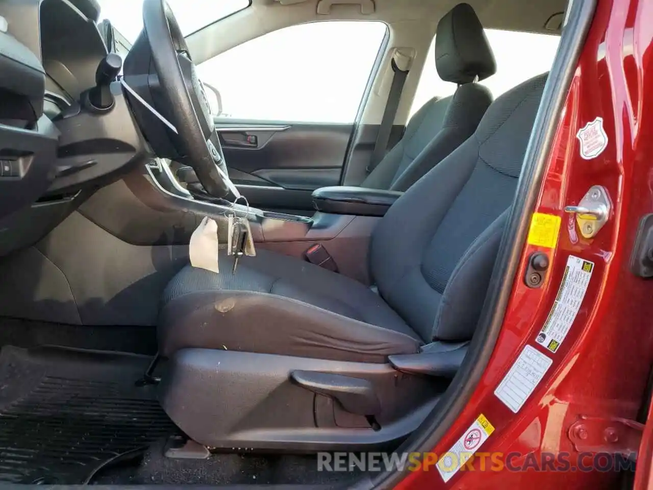 7 Photograph of a damaged car 2T3H1RFVXKW008970 TOYOTA RAV4 2019