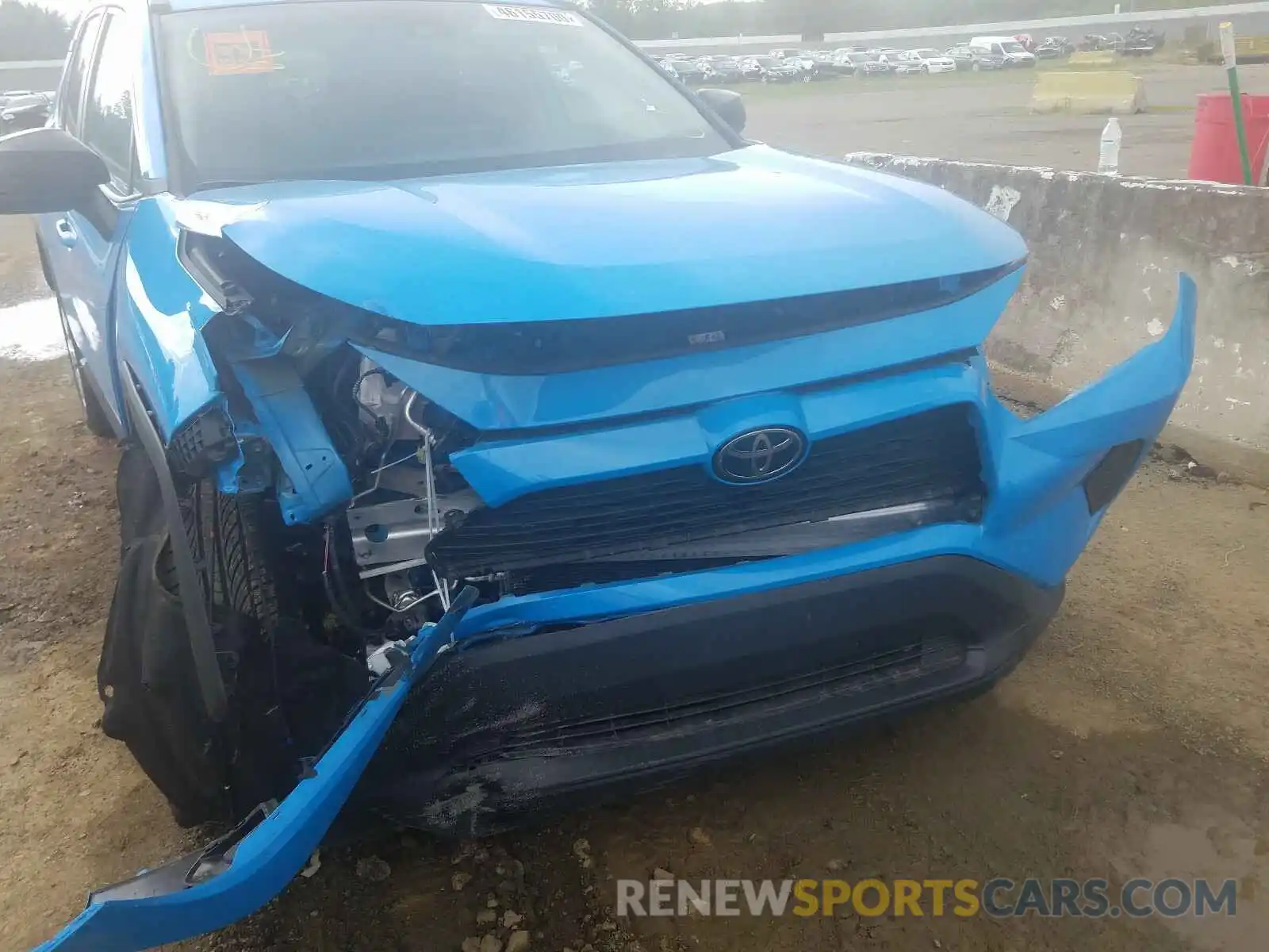 9 Photograph of a damaged car 2T3H1RFVXKW011447 TOYOTA RAV4 2019