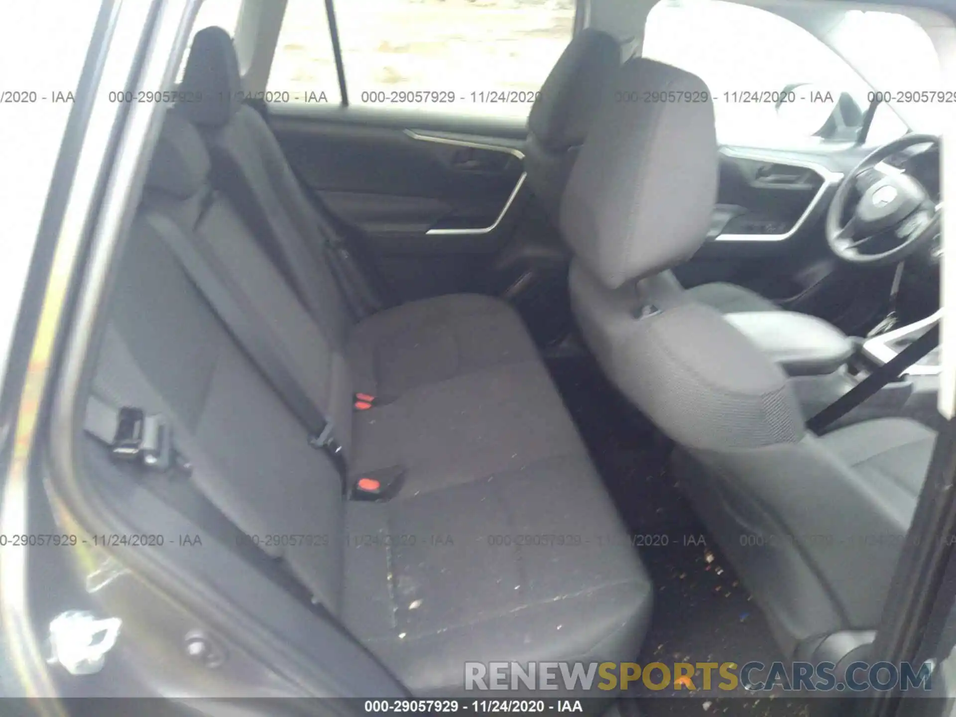 8 Photograph of a damaged car 2T3H1RFVXKW021508 TOYOTA RAV4 2019