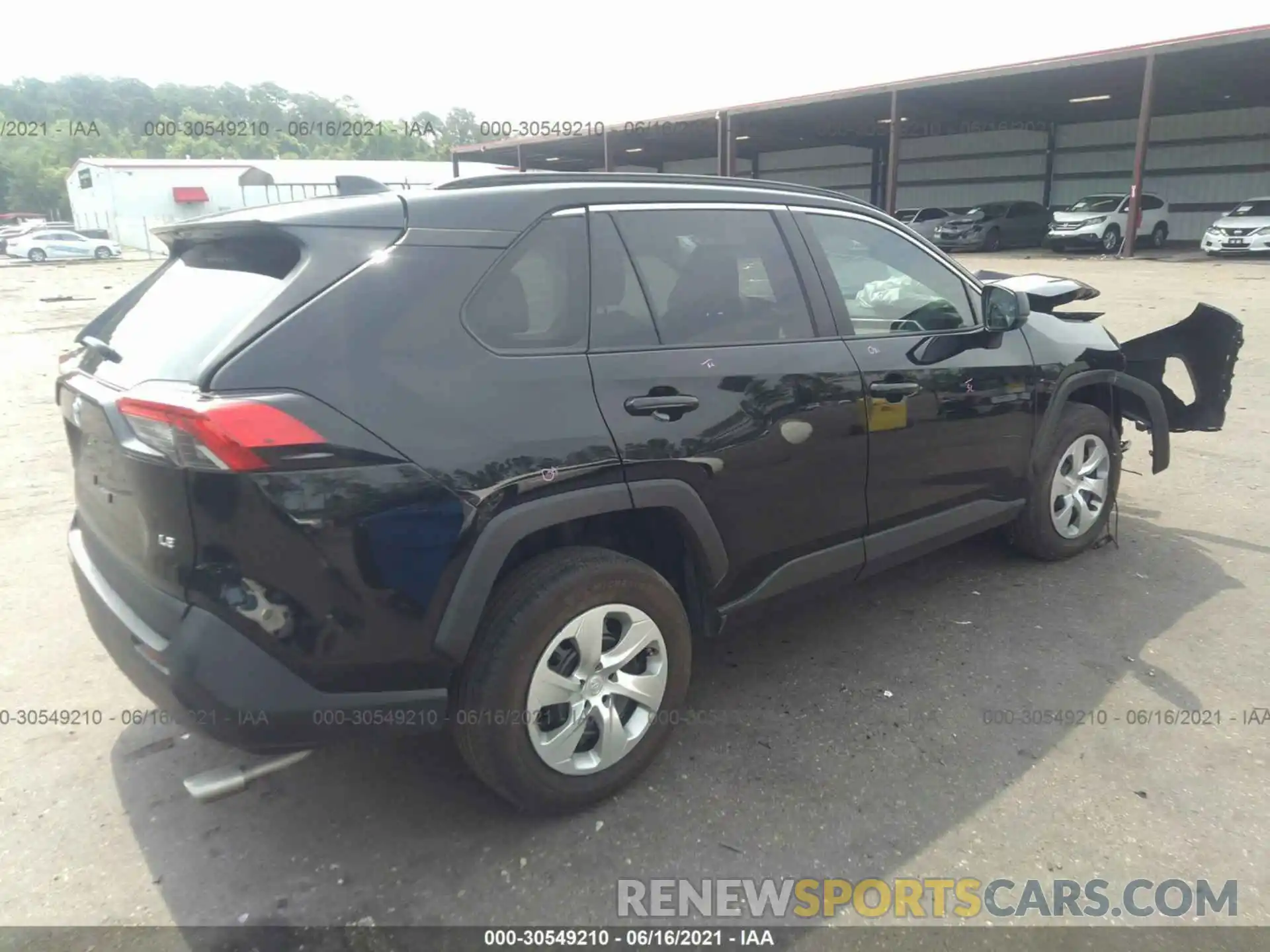 4 Photograph of a damaged car 2T3H1RFVXKW033500 TOYOTA RAV4 2019