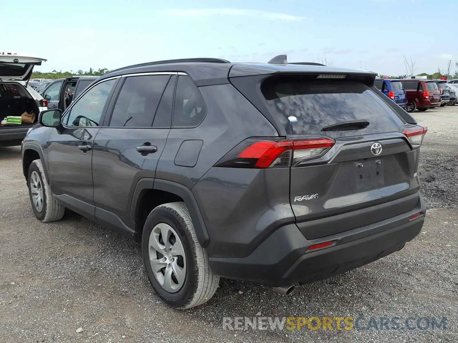 3 Photograph of a damaged car 2T3H1RFVXKW033884 TOYOTA RAV4 2019