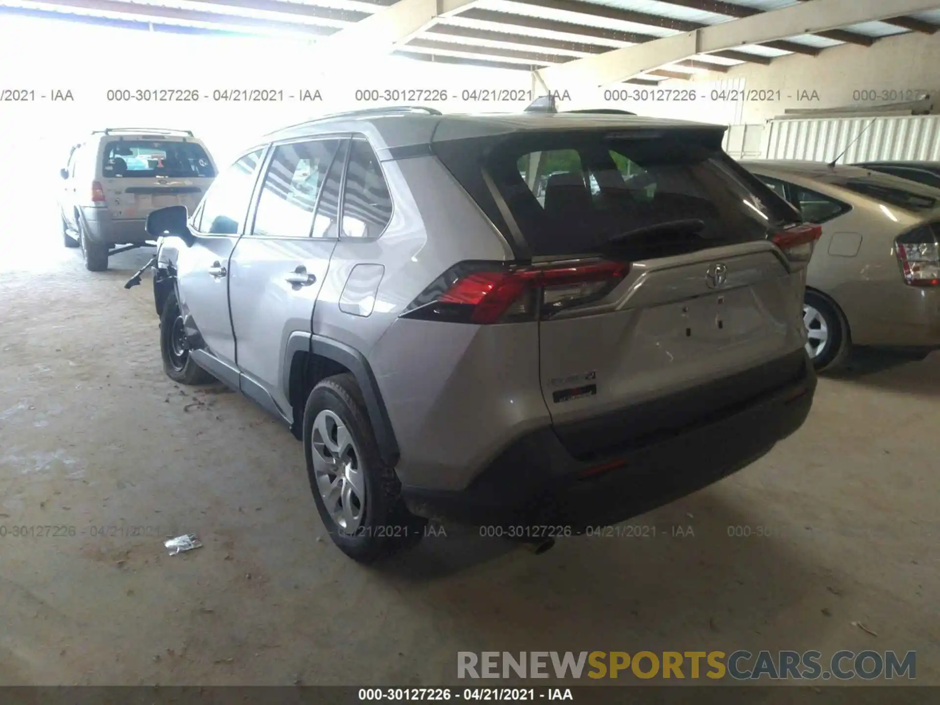 3 Фотография поврежденного автомобиля 2T3H1RFVXKW035408 TOYOTA RAV4 2019