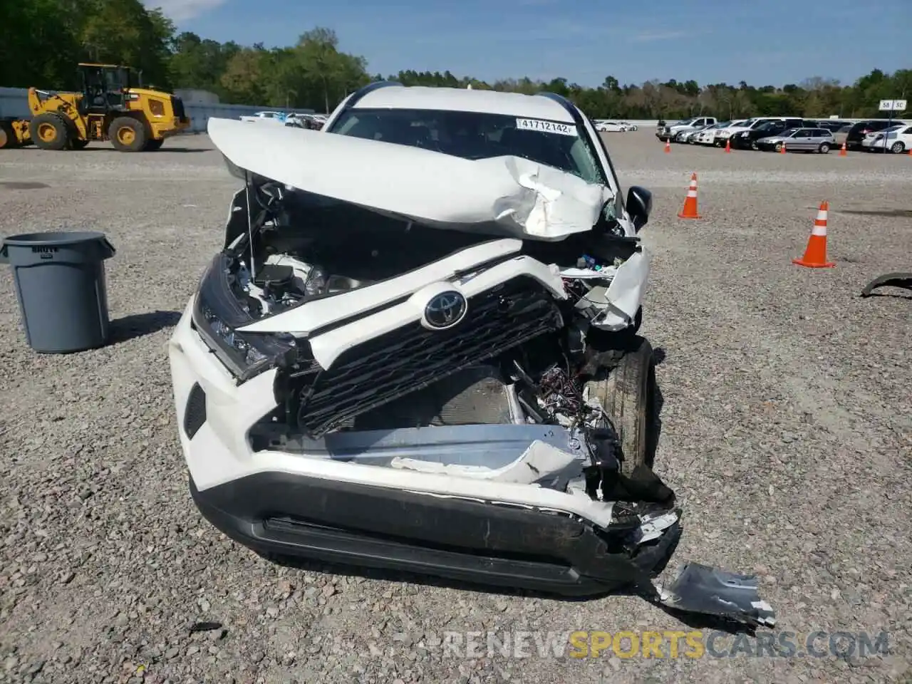 9 Photograph of a damaged car 2T3H1RFVXKW035957 TOYOTA RAV4 2019