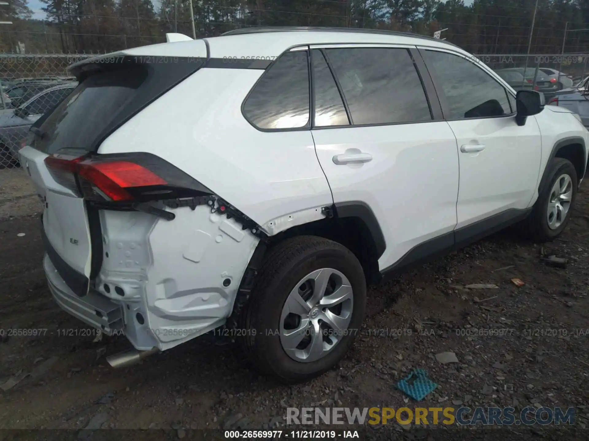 4 Photograph of a damaged car 2T3H1RFVXKW036218 TOYOTA RAV4 2019