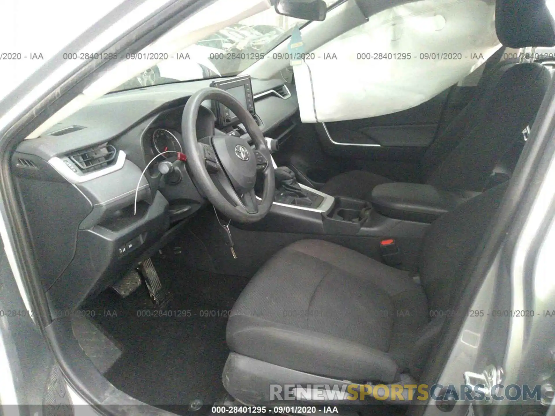 5 Photograph of a damaged car 2T3H1RFVXKW038454 TOYOTA RAV4 2019