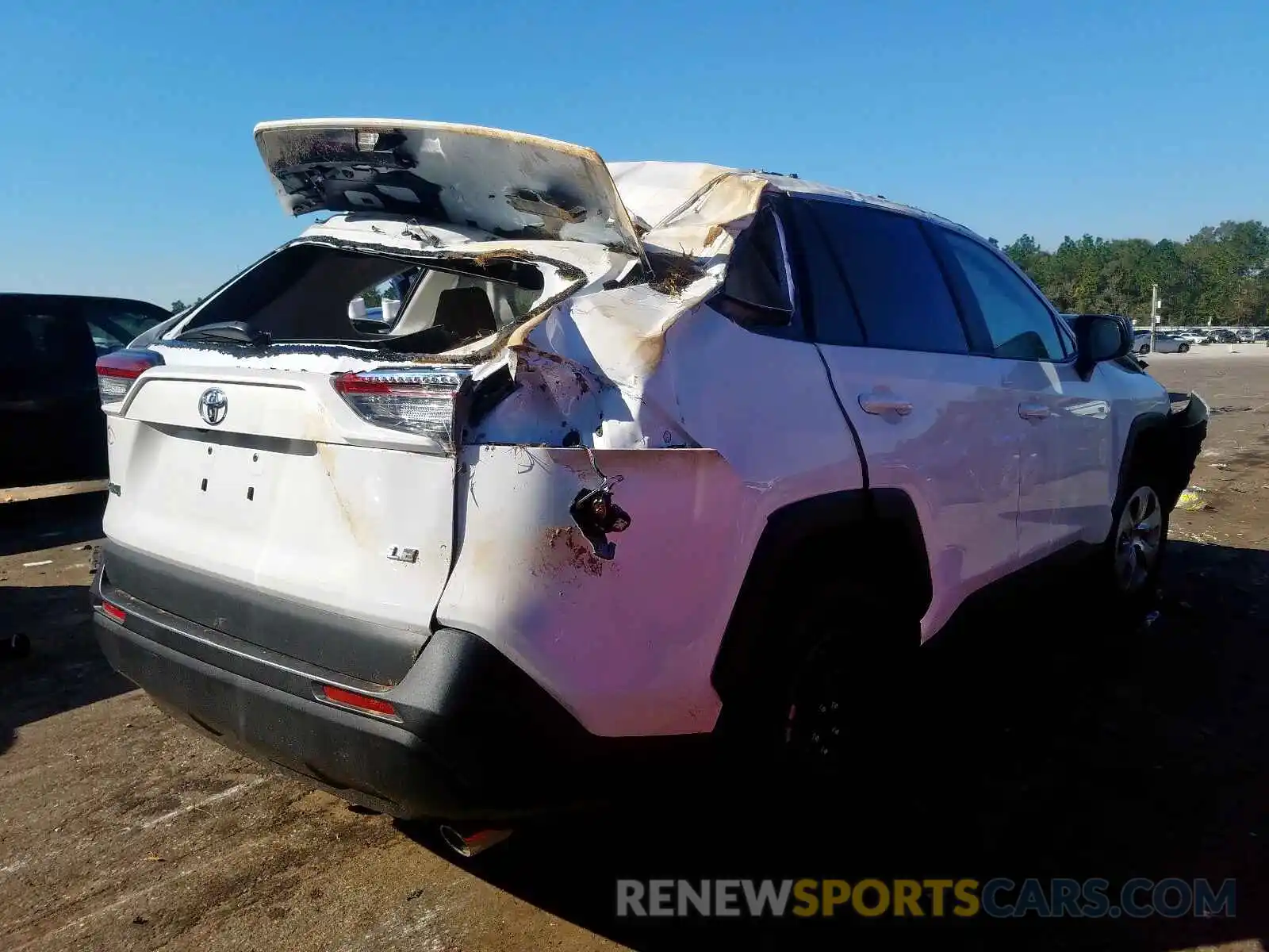 4 Photograph of a damaged car 2T3H1RFVXKW039183 TOYOTA RAV4 2019