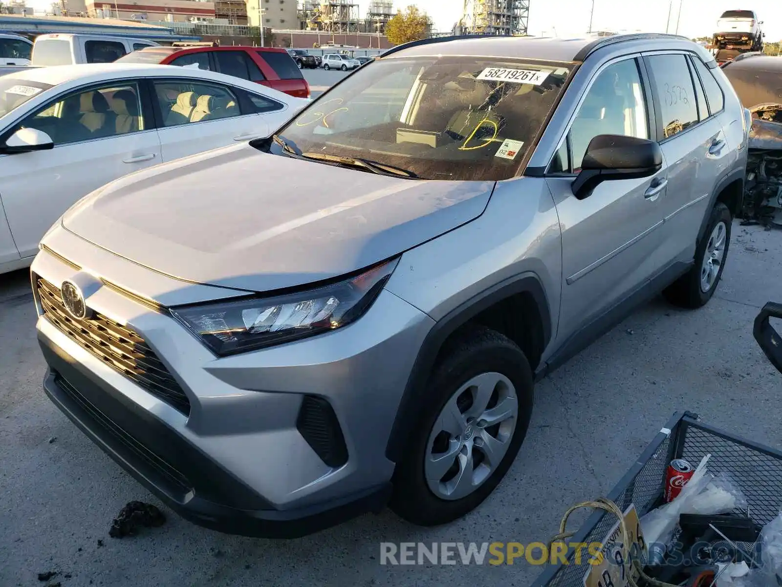 2 Photograph of a damaged car 2T3H1RFVXKW039197 TOYOTA RAV4 2019