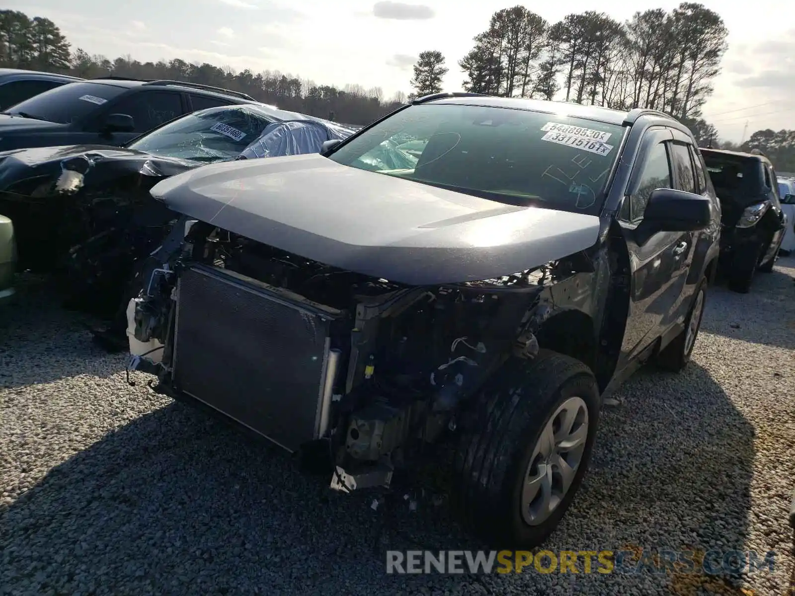 2 Photograph of a damaged car 2T3H1RFVXKW040060 TOYOTA RAV4 2019