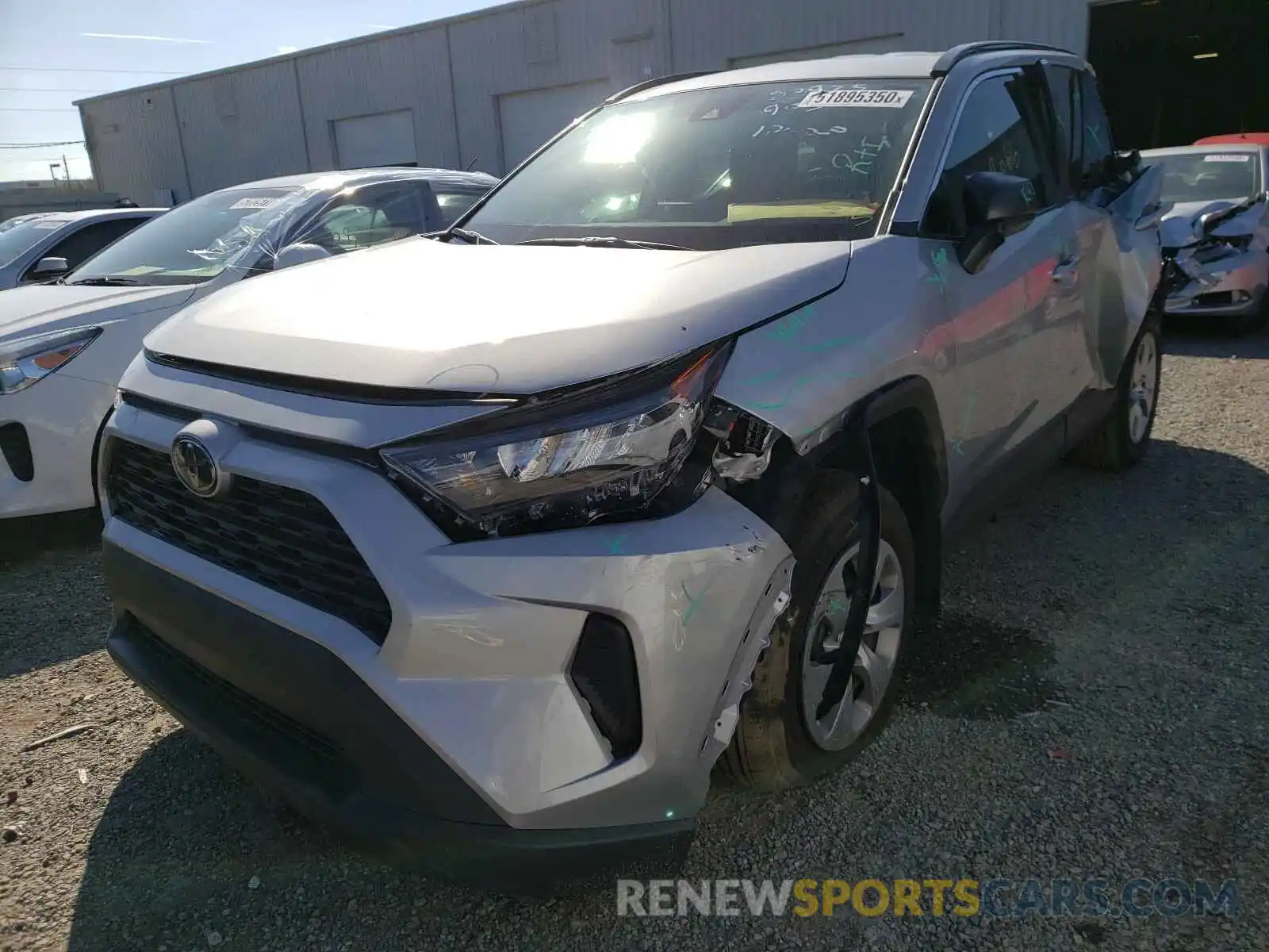 2 Photograph of a damaged car 2T3H1RFVXKW040446 TOYOTA RAV4 2019