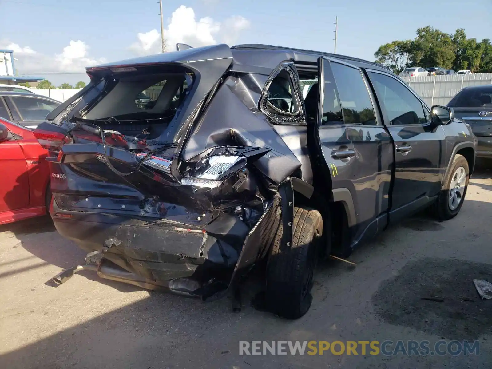 4 Photograph of a damaged car 2T3H1RFVXKW041211 TOYOTA RAV4 2019