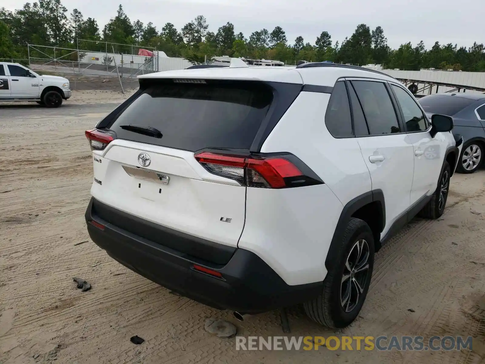 4 Photograph of a damaged car 2T3H1RFVXKW041581 TOYOTA RAV4 2019