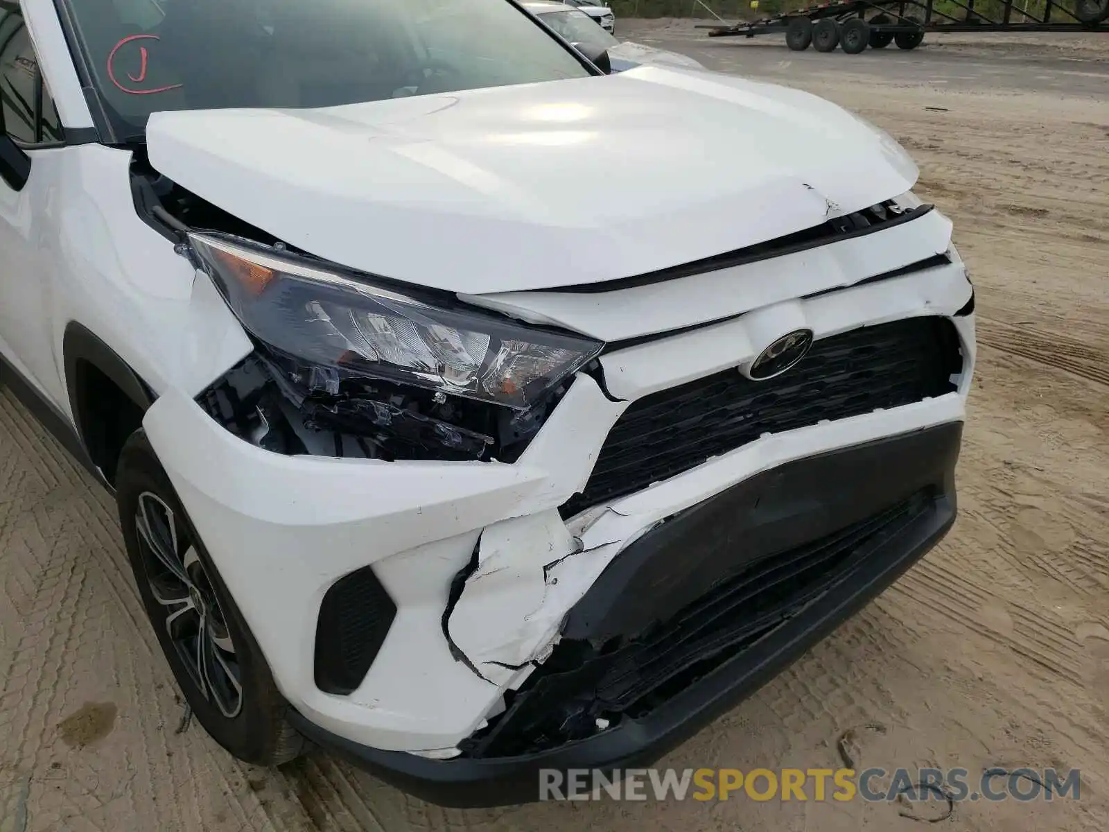 9 Photograph of a damaged car 2T3H1RFVXKW041581 TOYOTA RAV4 2019