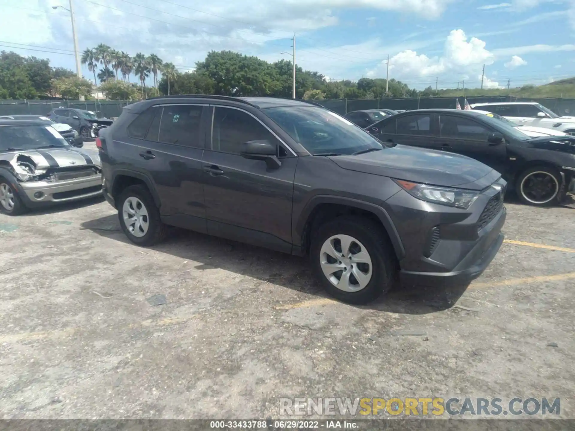 1 Photograph of a damaged car 2T3H1RFVXKW042486 TOYOTA RAV4 2019