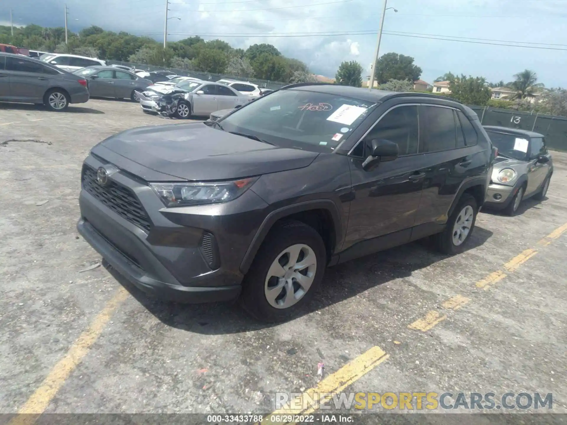 2 Photograph of a damaged car 2T3H1RFVXKW042486 TOYOTA RAV4 2019