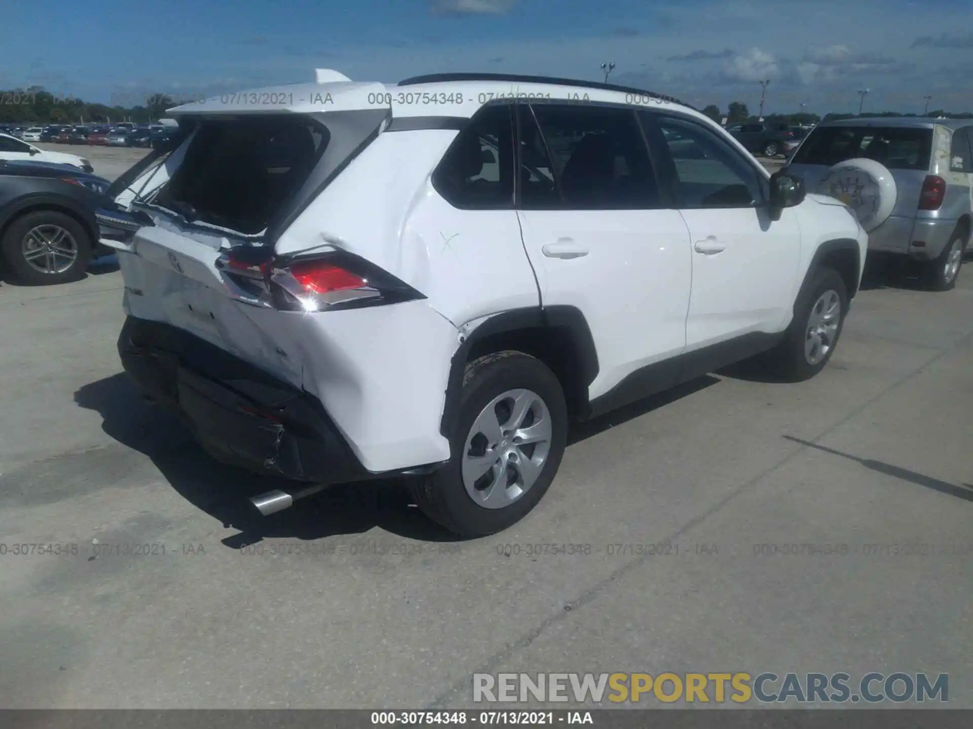 4 Photograph of a damaged car 2T3H1RFVXKW047297 TOYOTA RAV4 2019