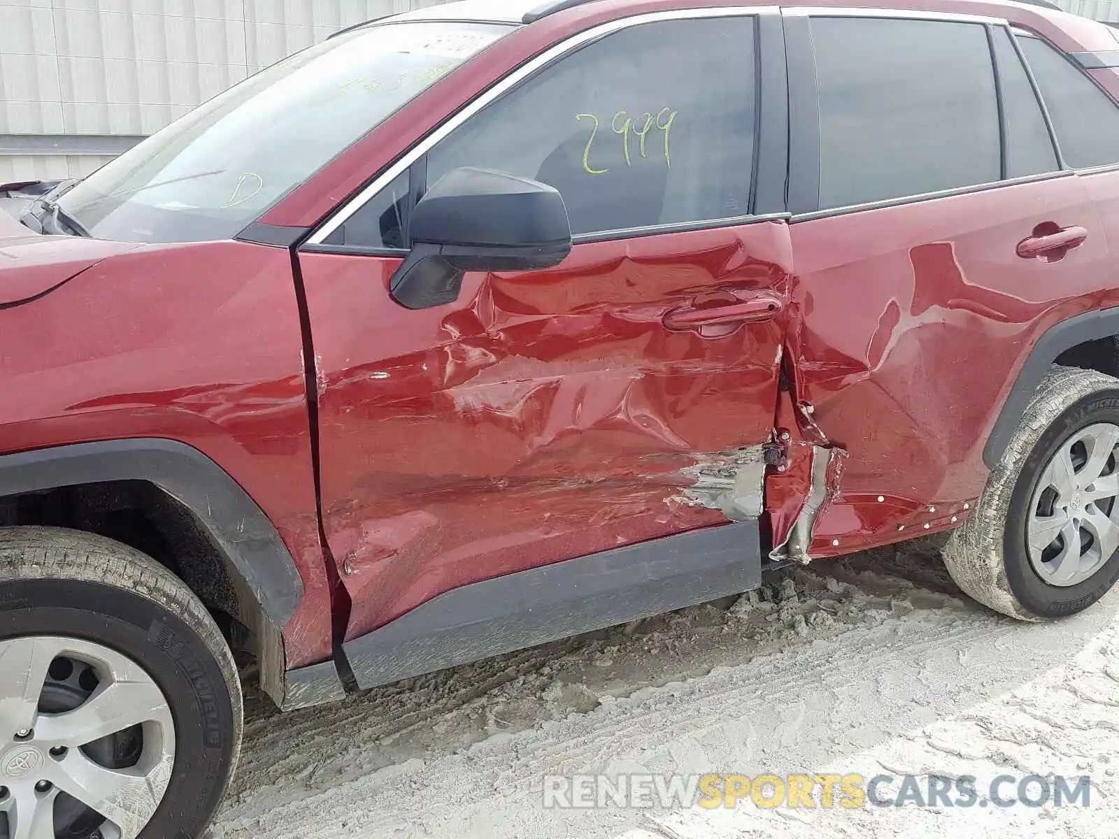 9 Photograph of a damaged car 2T3H1RFVXKW054508 TOYOTA RAV4 2019