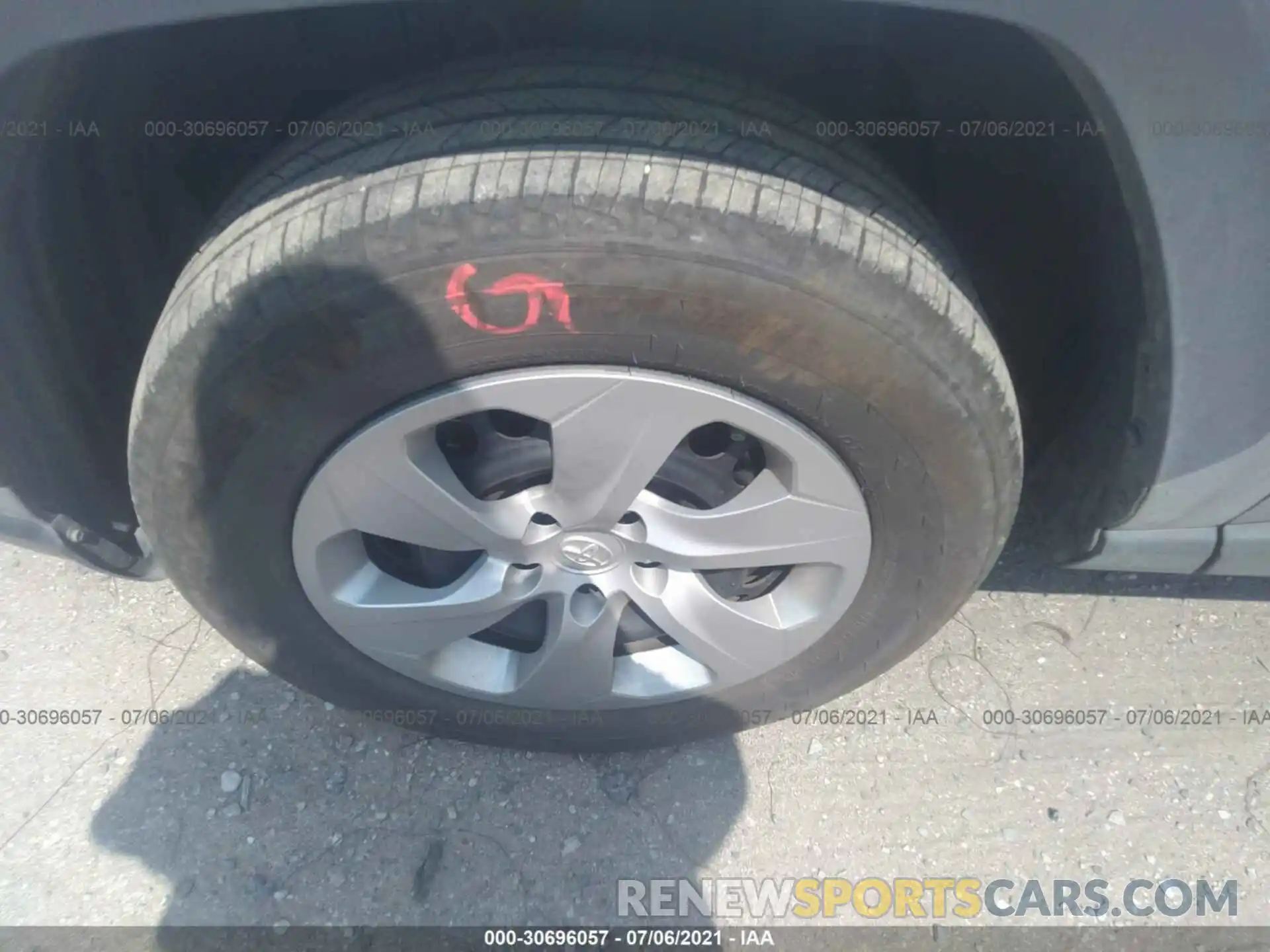 12 Photograph of a damaged car 2T3H1RFVXKW055271 TOYOTA RAV4 2019