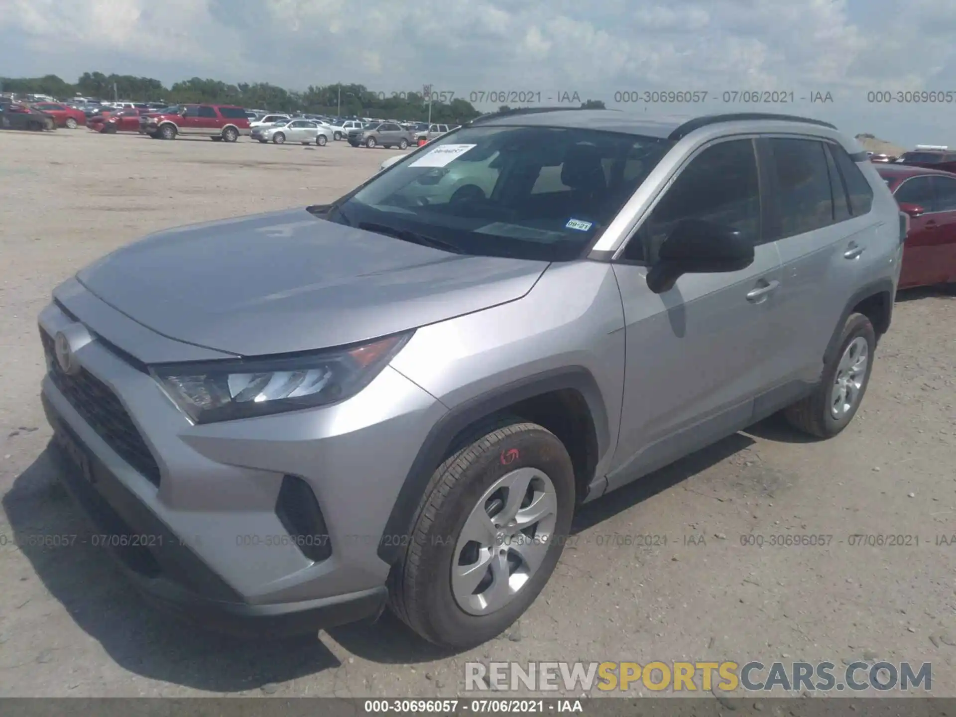 2 Photograph of a damaged car 2T3H1RFVXKW055271 TOYOTA RAV4 2019