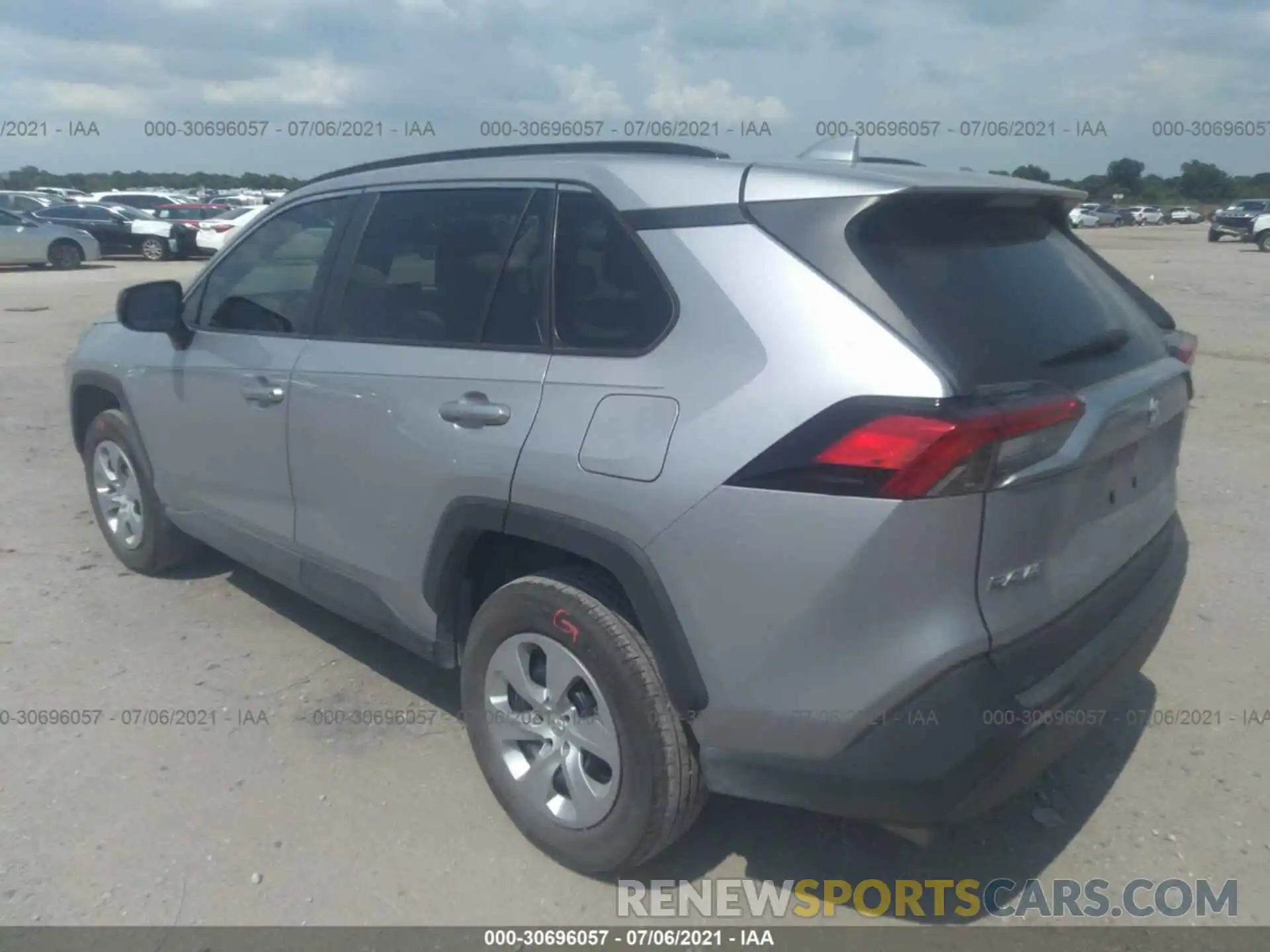 3 Photograph of a damaged car 2T3H1RFVXKW055271 TOYOTA RAV4 2019