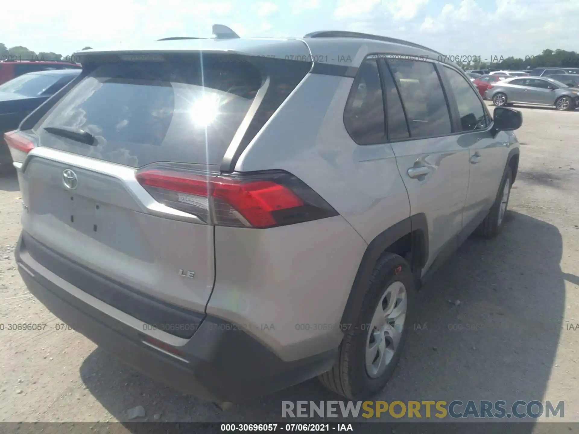 4 Фотография поврежденного автомобиля 2T3H1RFVXKW055271 TOYOTA RAV4 2019