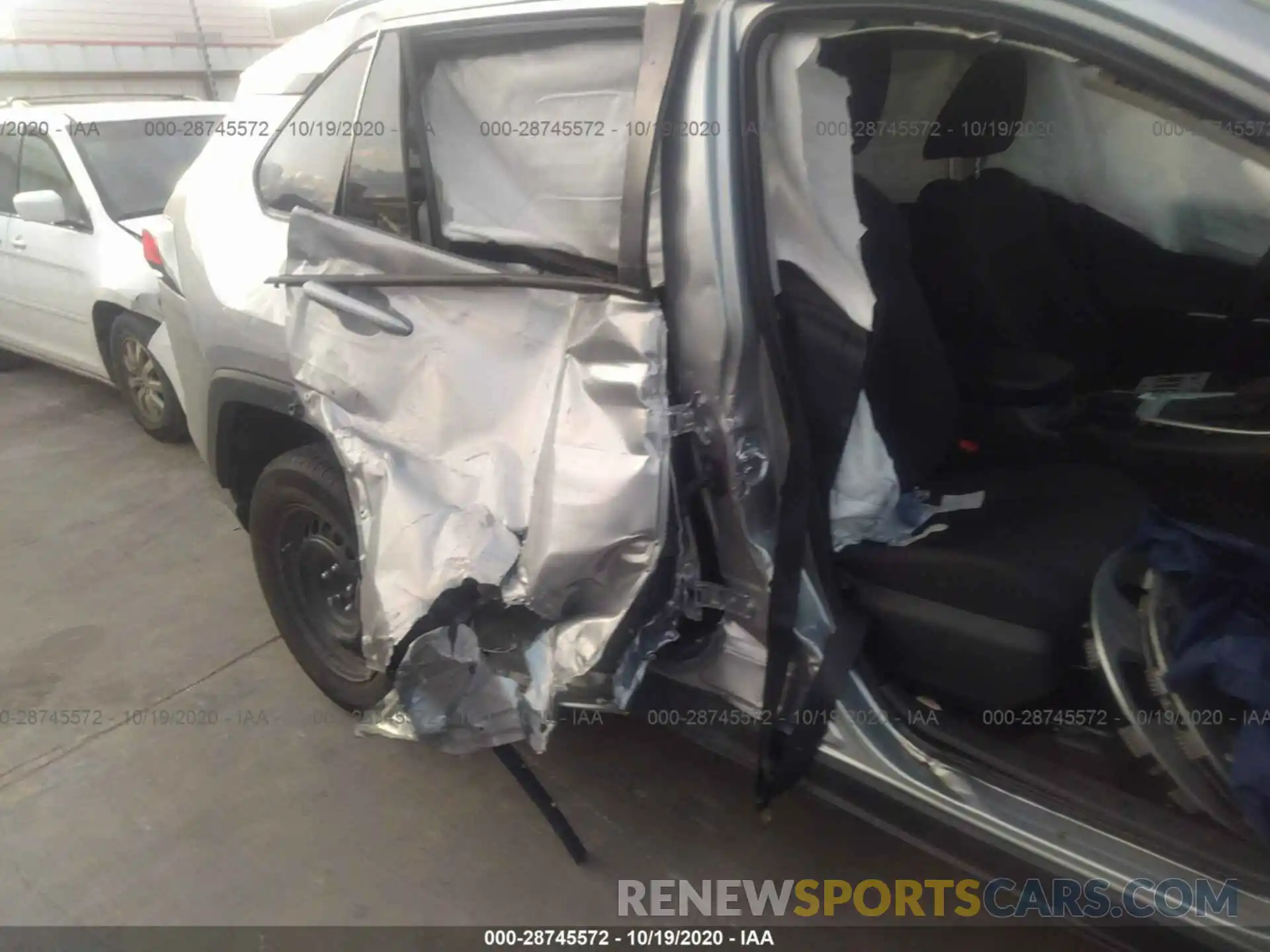6 Photograph of a damaged car 2T3H1RFVXKW057070 TOYOTA RAV4 2019
