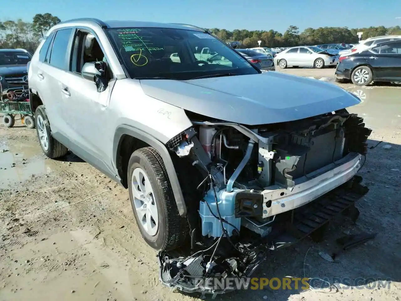 1 Photograph of a damaged car 2T3H1RFVXKW057313 TOYOTA RAV4 2019