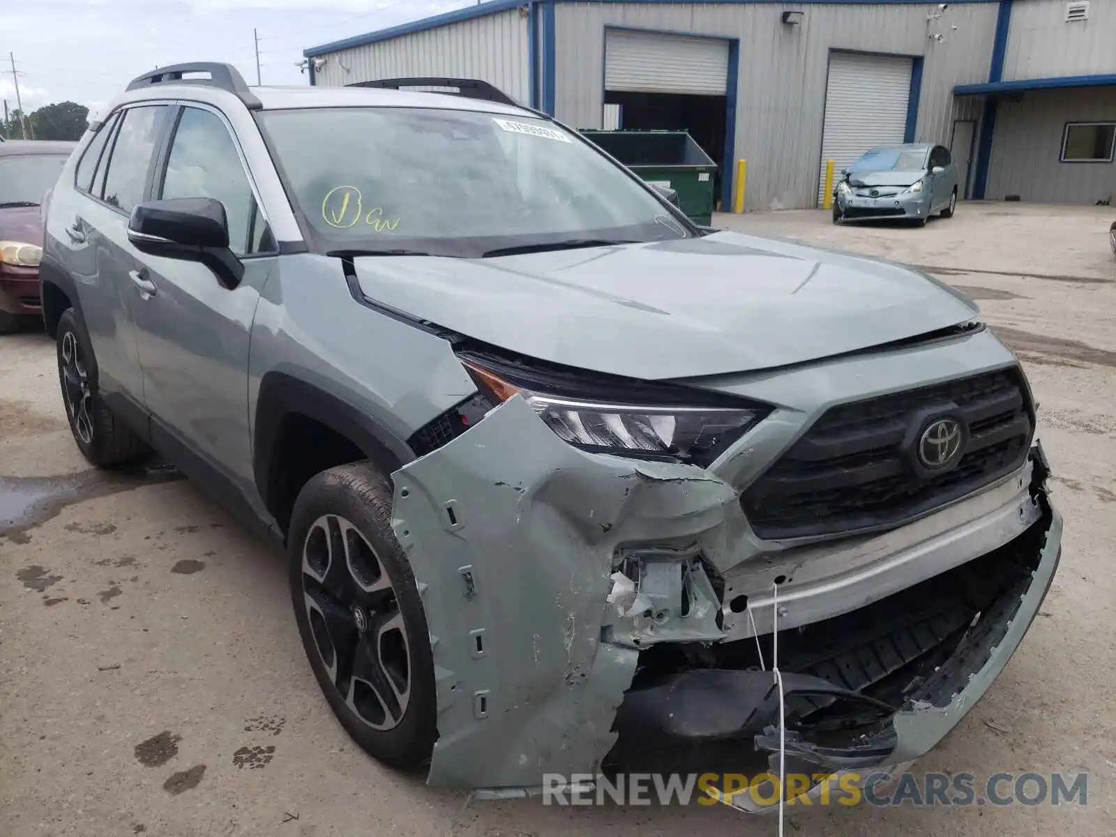 1 Фотография поврежденного автомобиля 2T3J1RFV0KC013405 TOYOTA RAV4 2019