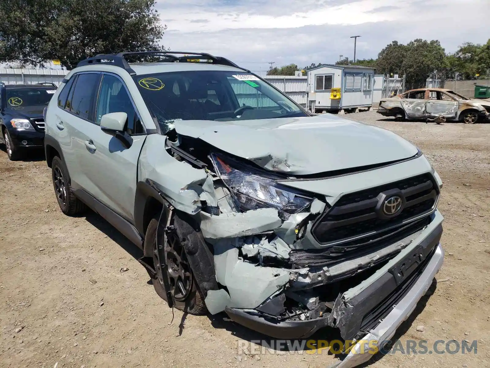 1 Photograph of a damaged car 2T3J1RFV0KC016224 TOYOTA RAV4 2019