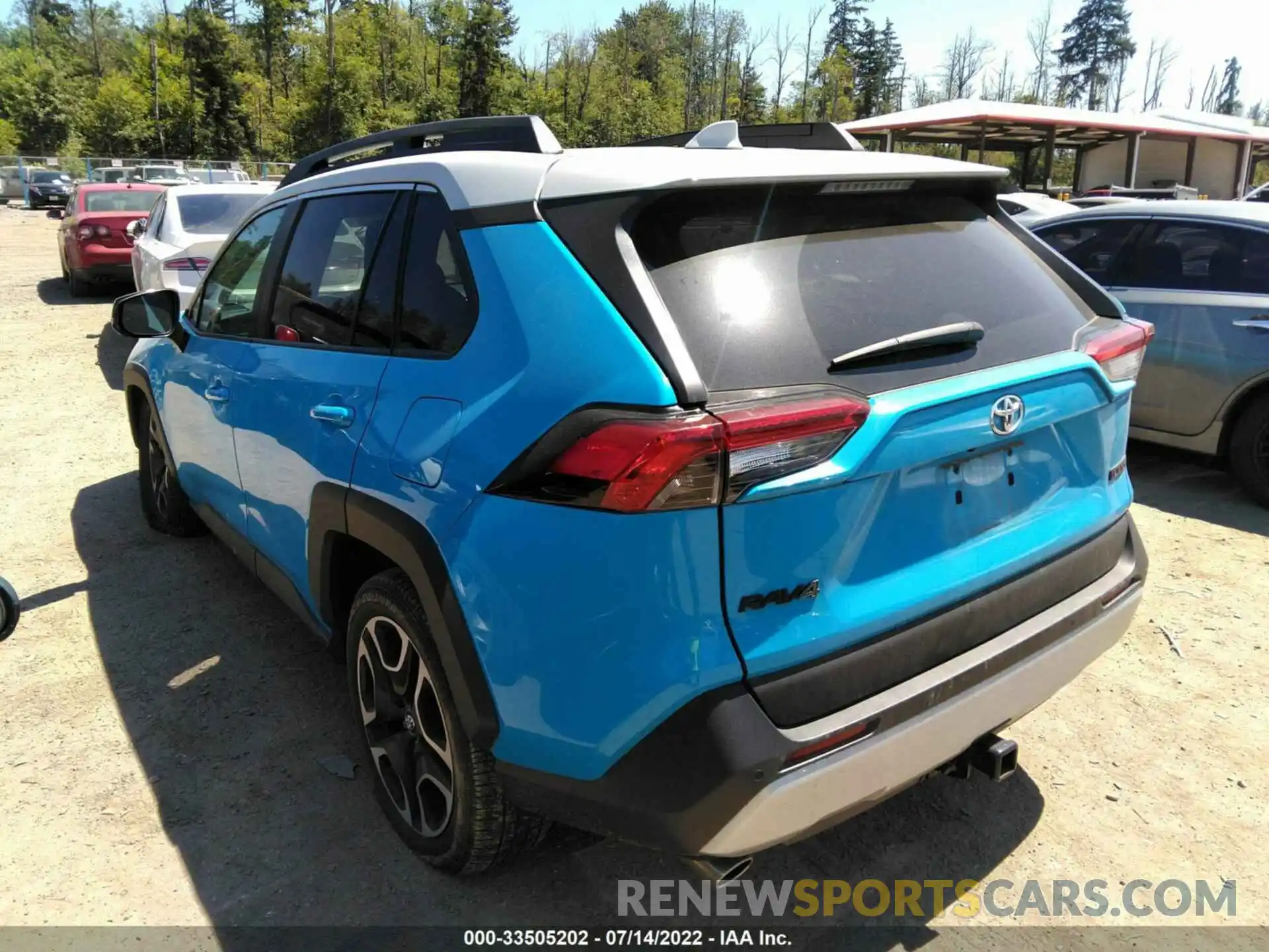 3 Фотография поврежденного автомобиля 2T3J1RFV0KC017079 TOYOTA RAV4 2019